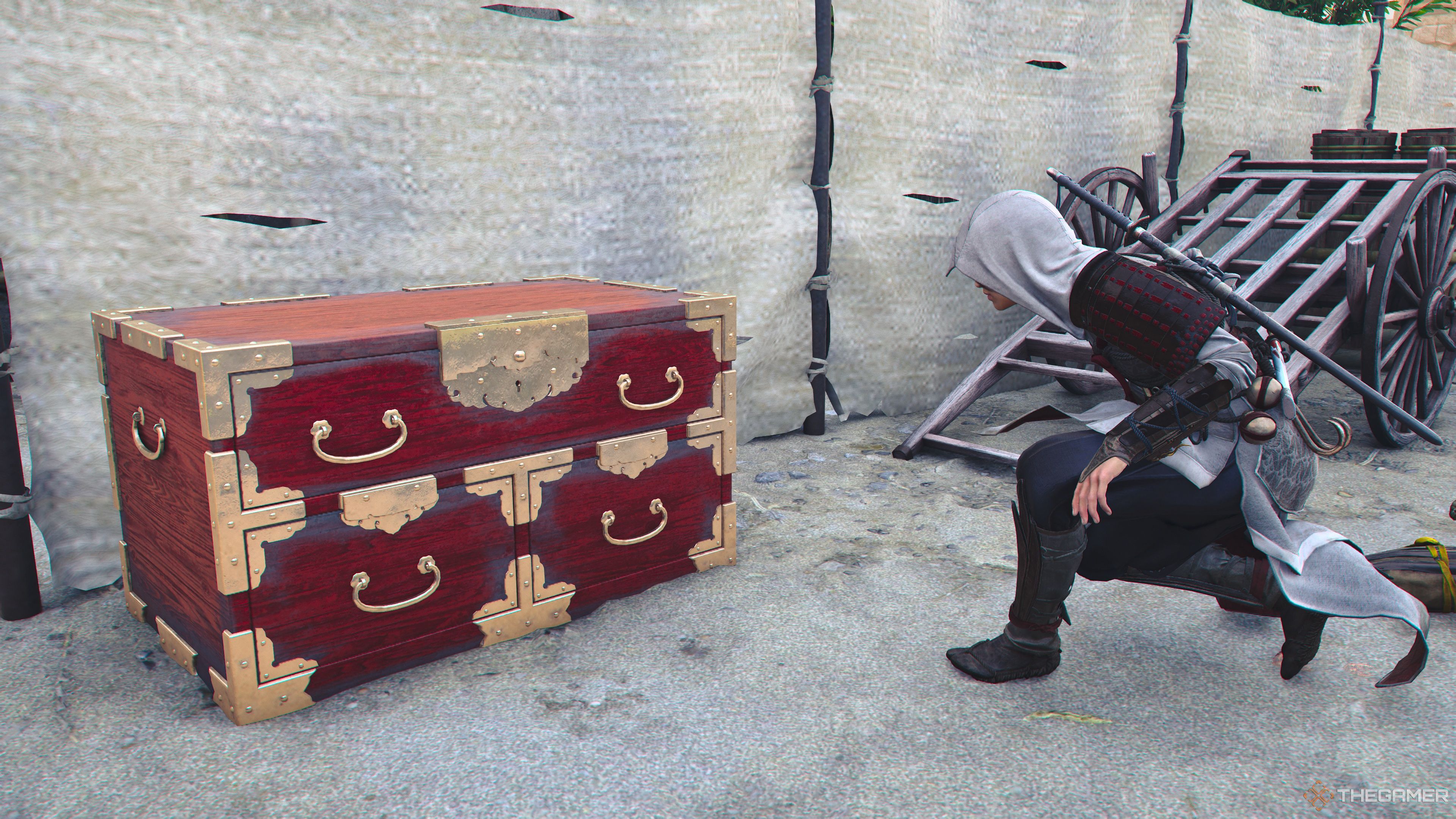 Naoe approaches the Omizo Castle Legendary Chest in Assassin's Creed Shadows.