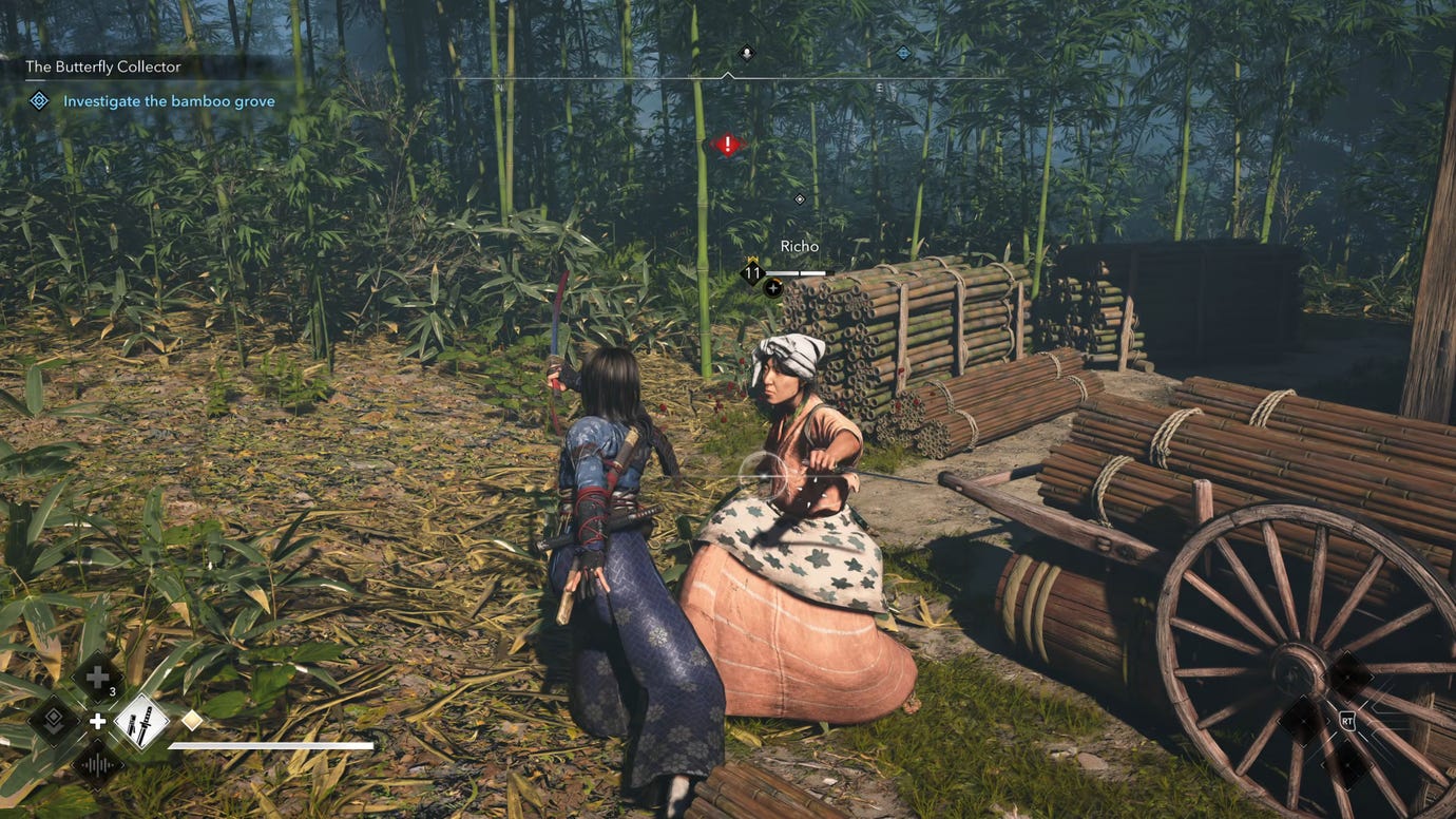 Naoe, protagonist of Assassin's Creed Shadows, fights against Richo, a woman wielding two knives. The two women are surrounded by a bamboo grove.