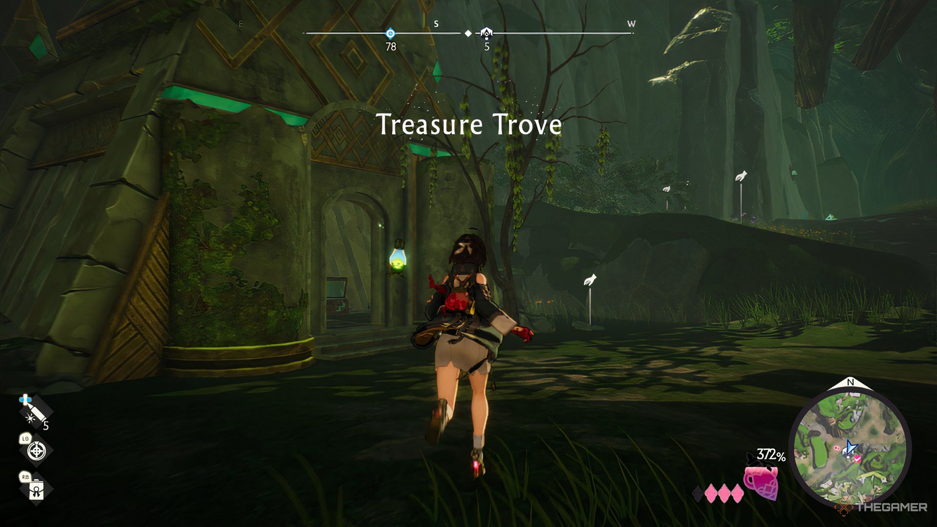 Yumia running in the direction of a Treasure Trove in Atelier Yumia: The Alchemist Of Memories & The Envisioned Land.