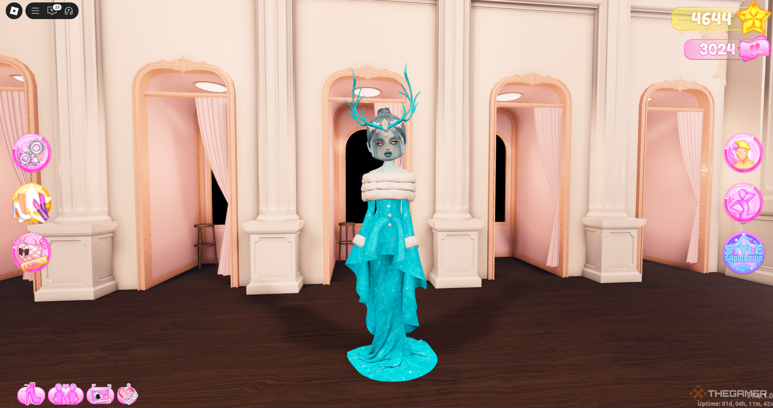 An ice queen posing in Dress to Impress.