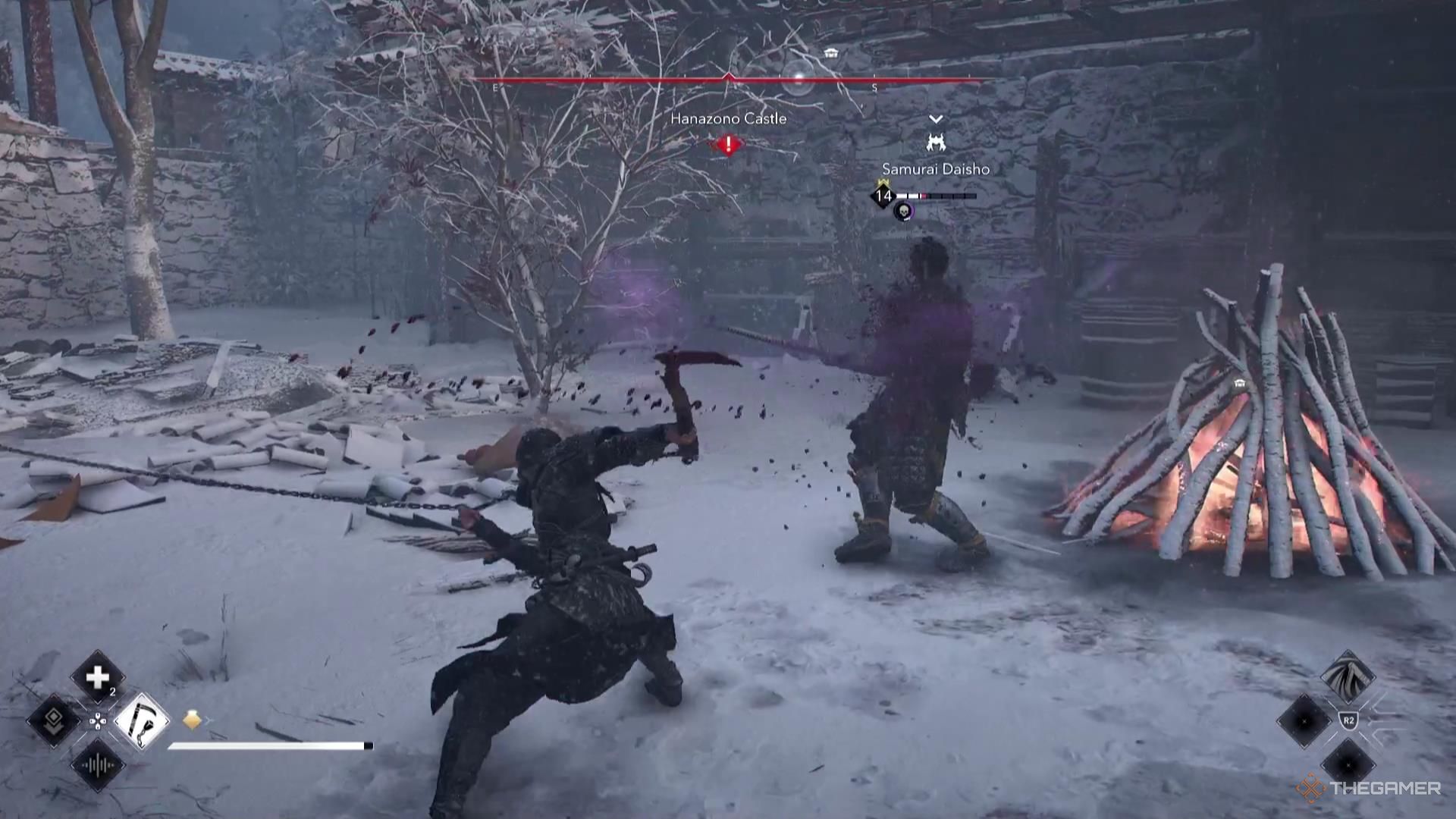 Naoe fights a Samurai in Assassin's Creed Shadows.