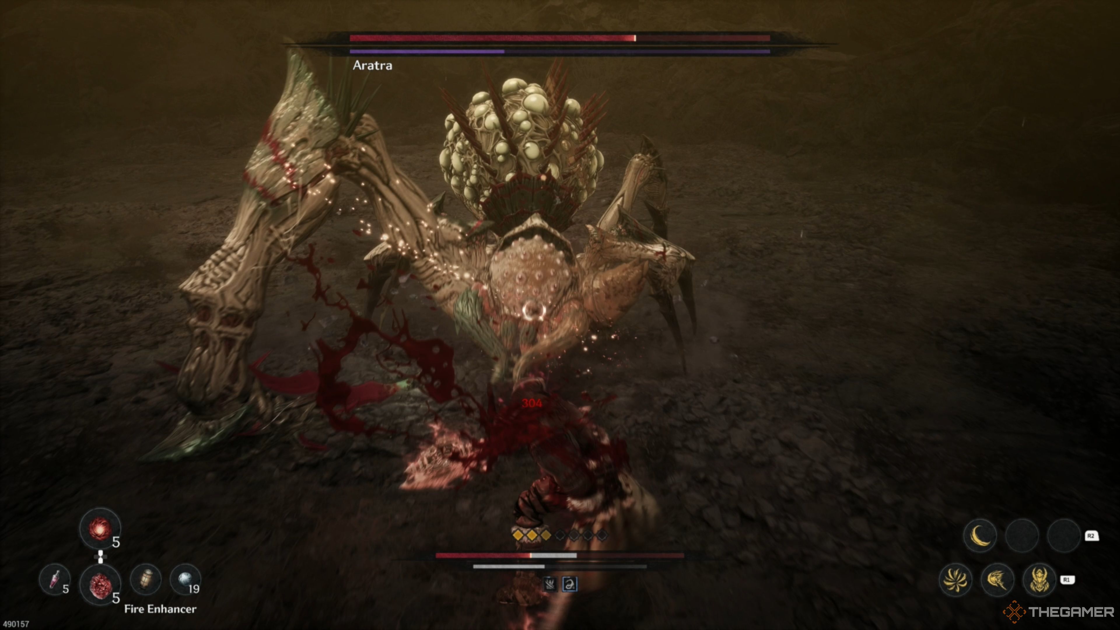 Aratra biting Khazan in The First Berserker: Khazan.