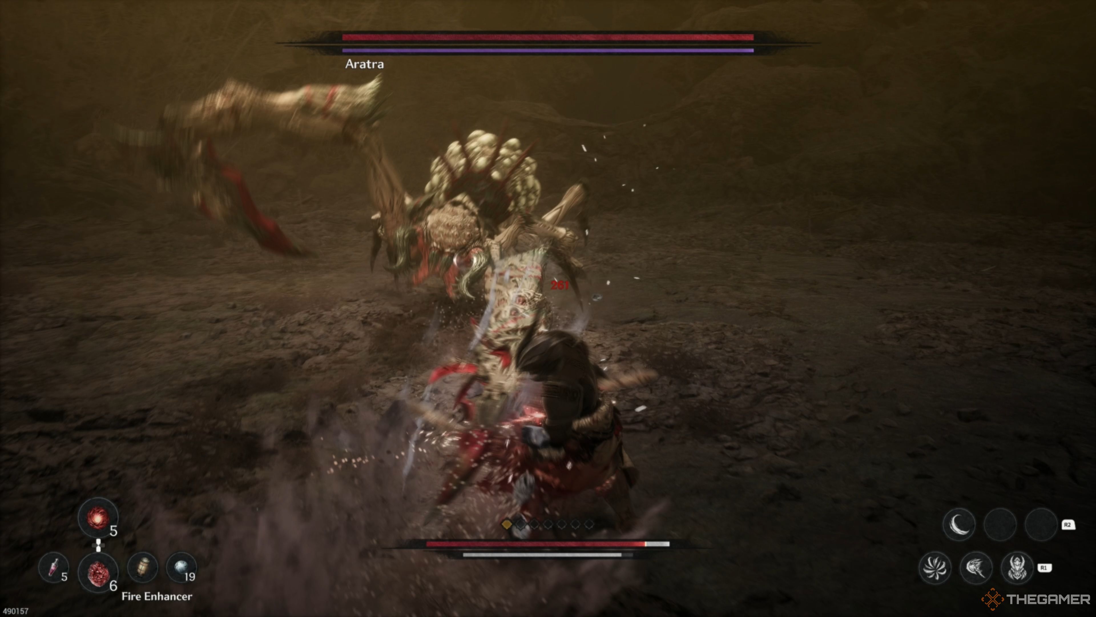 Aratra stabbing Khazan with its front leg in The First Berserker: Khazan.