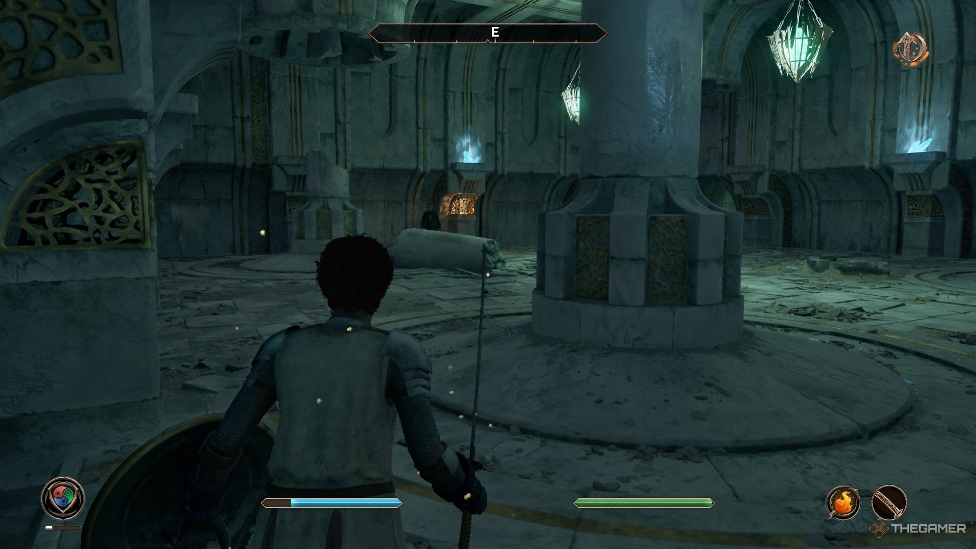 Player finds two necromancers in a circular Ayleid ruin room in Oblivion Remastered.