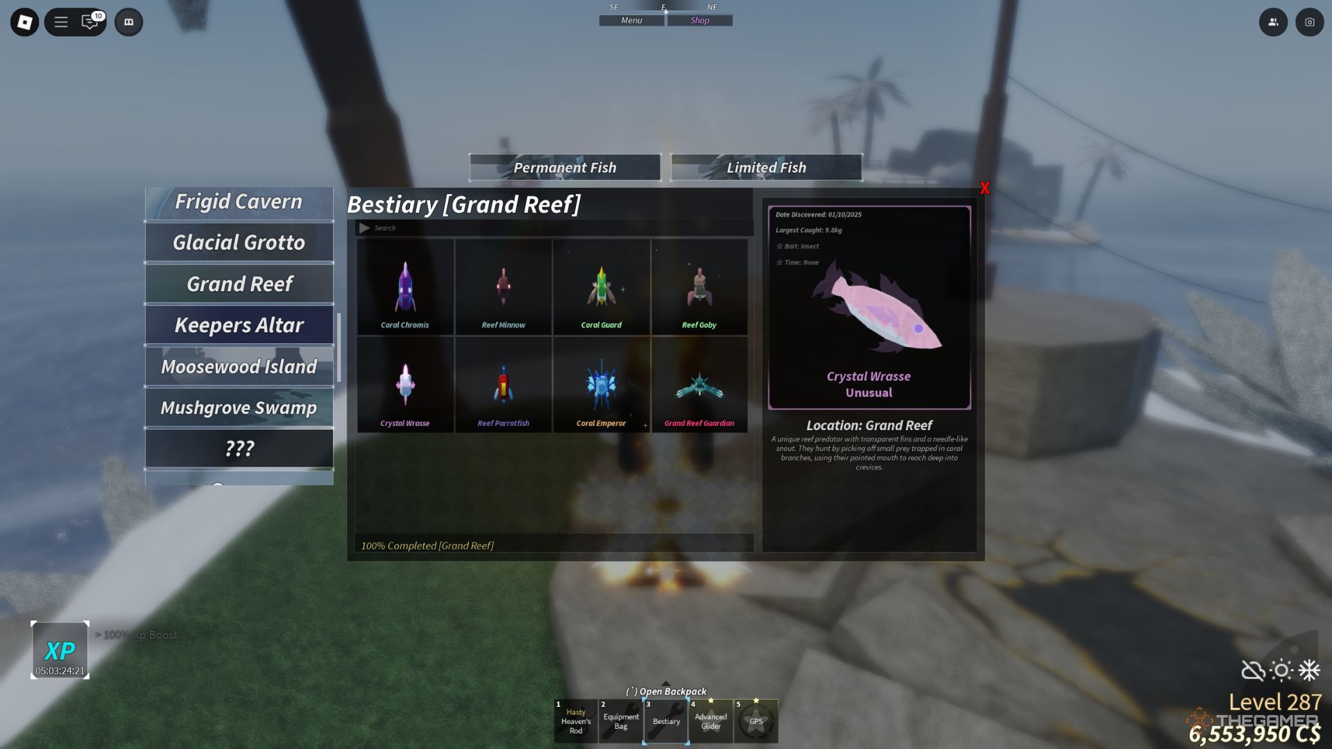 The player character shows a Crystal Wrasse in the Grand Reef bestiary in Fisch.