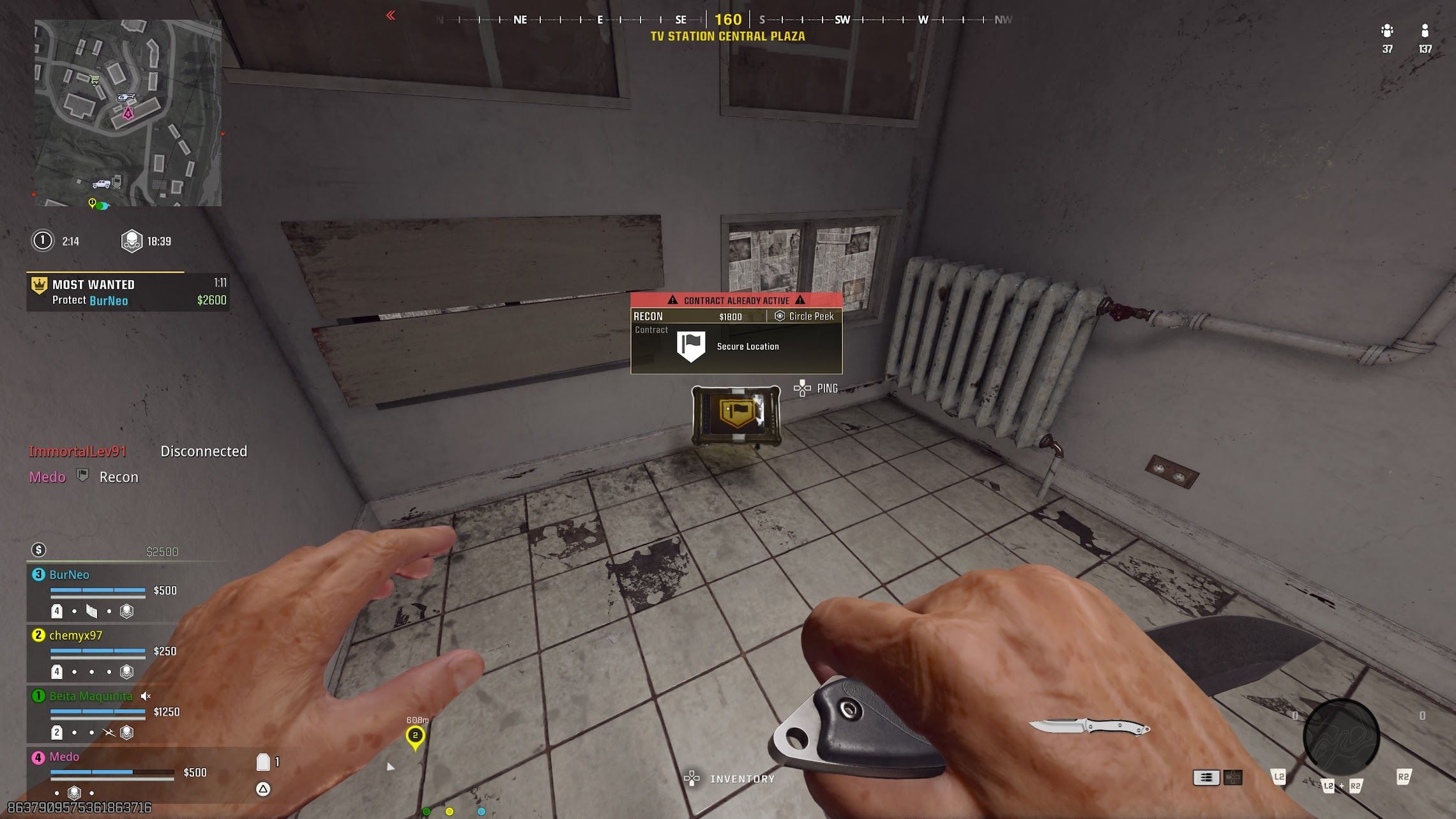 Player standing in front of Recon contract - bo6