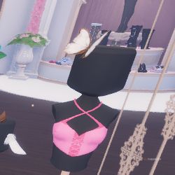 Roblox Dress to Impress - A head butterfly in a square image.