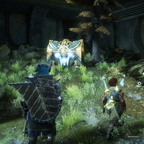 Rook finds a chest that contains an unique item in Burnt Village in Dragon Age: Veilguard.