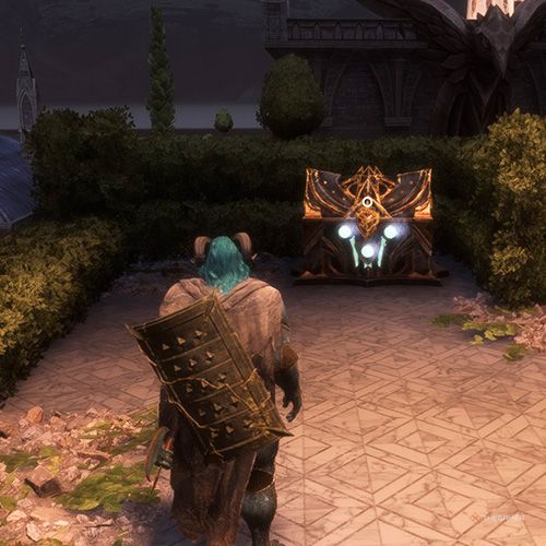Rook finds a chest that contains an unique item in Streets of Coin Financials in Dragon Age: Veilguard.