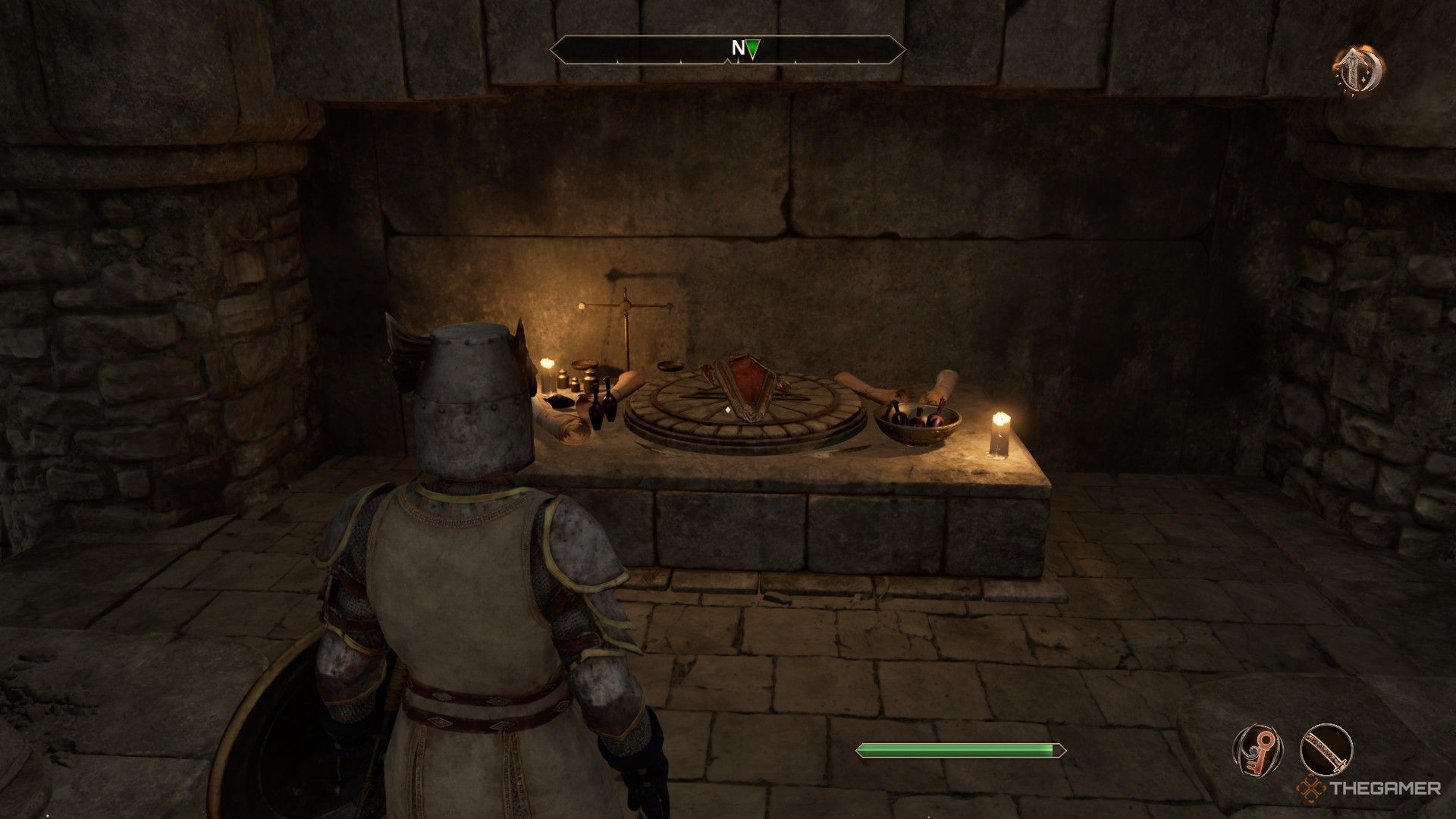 Игрок обнаруживает Щит Крестоносца на алтаре Форта Булворк в Oblivion Remastered.
