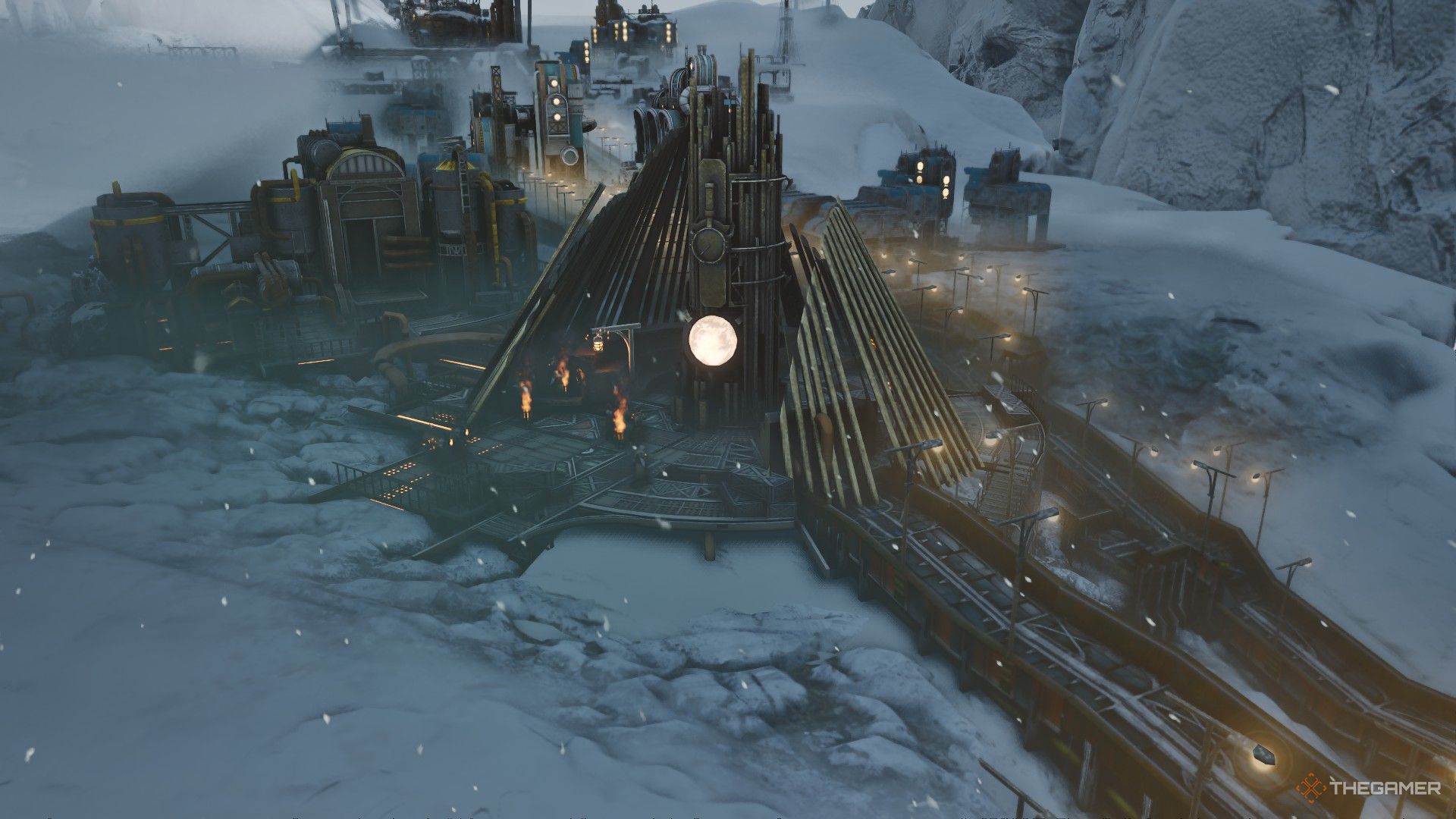 Игрок осматривает построенный мемориал Выносливости, награду за Apocalyptic Whiteout в Frostpunk 2.
