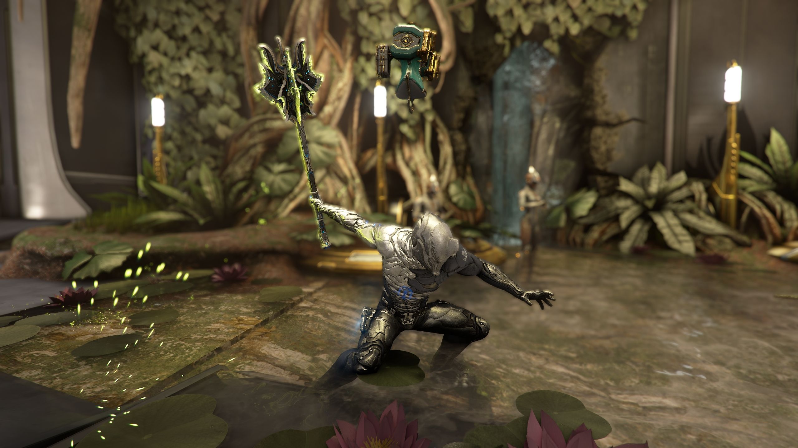 Excalibur wielding the Magistar in Warframe.