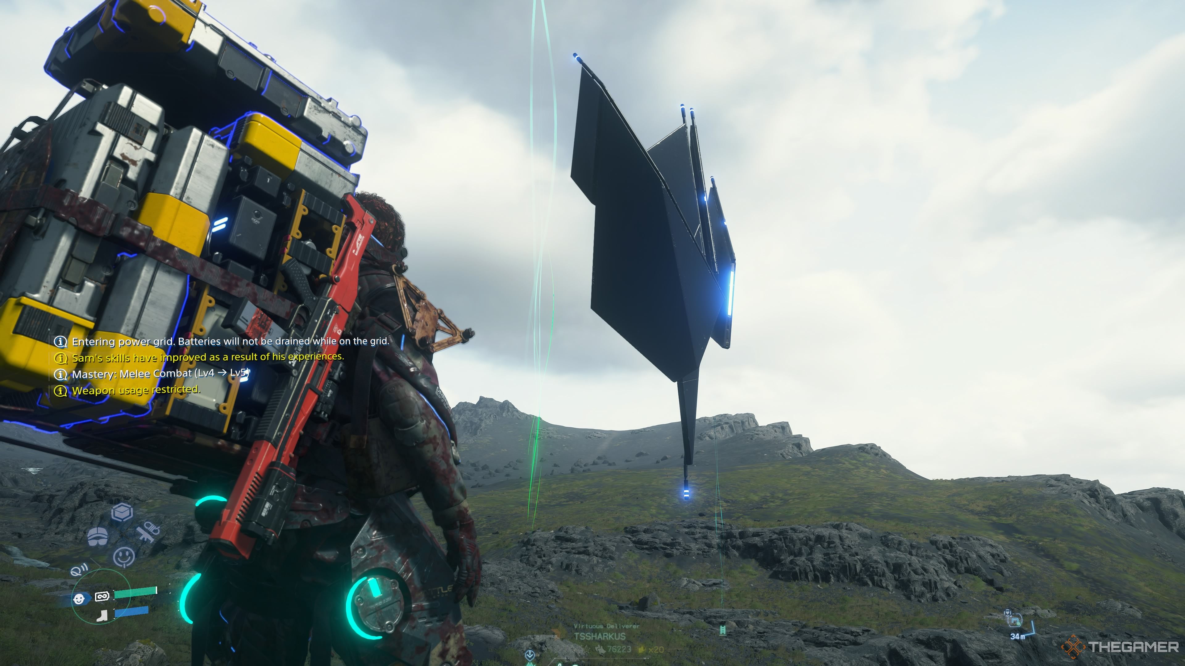 Сэм подходит к транспондеру для быстрой телепортации в Death Stranding 2. 