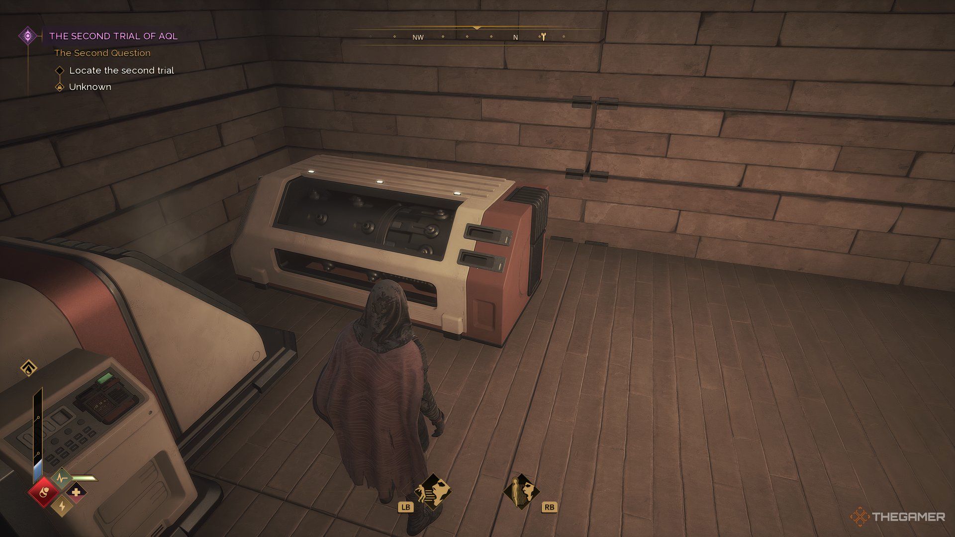Player at his base approaching the Small Ore Renfinery in Dune: Awakening.
