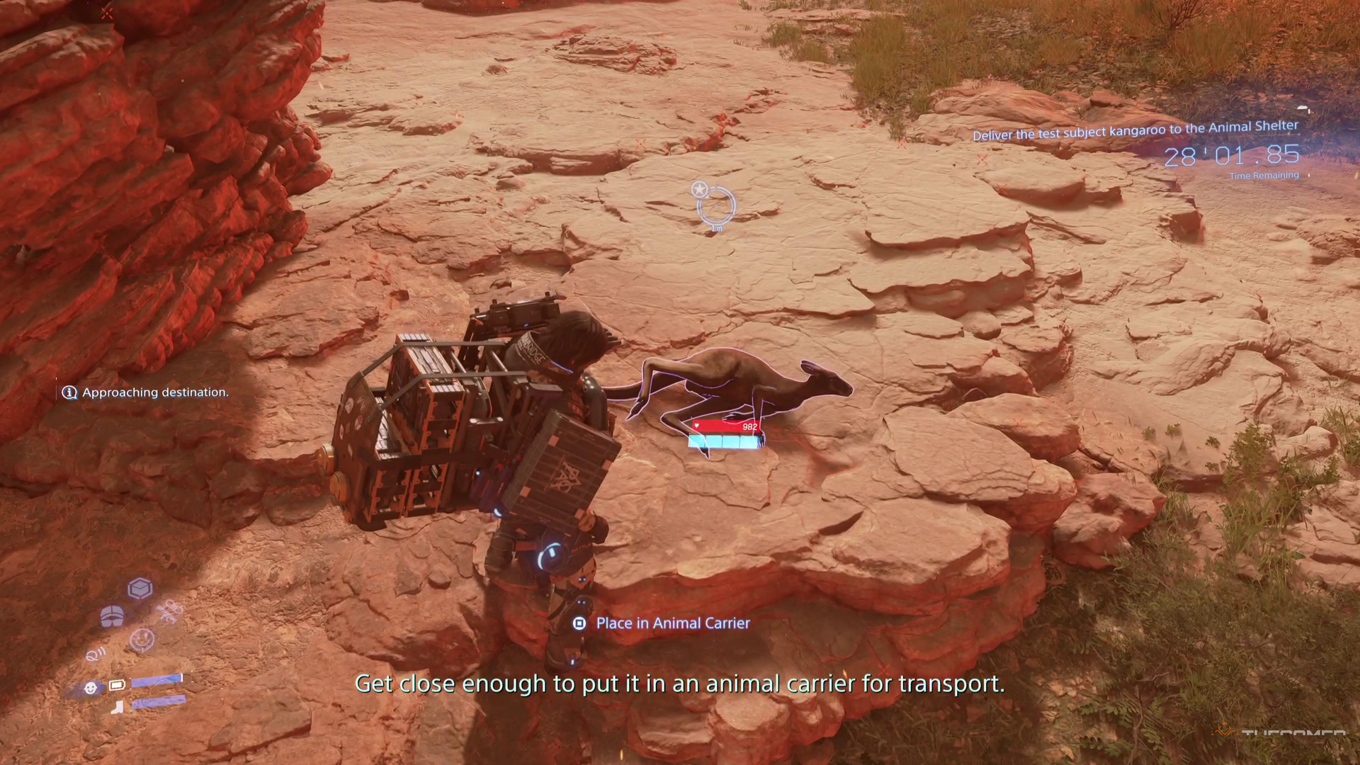 Сэм готовится подобрать дикого кенгуру в Death Stranding 2.