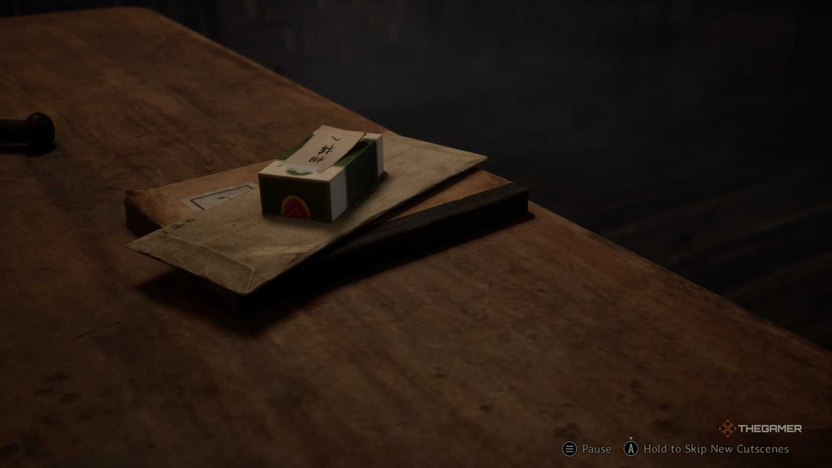 Leaving the red capsules case on a table in Silent Hill f.