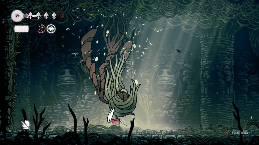 Sister Splinter falls on top of Hornet in Hollow Knight: Silksong.