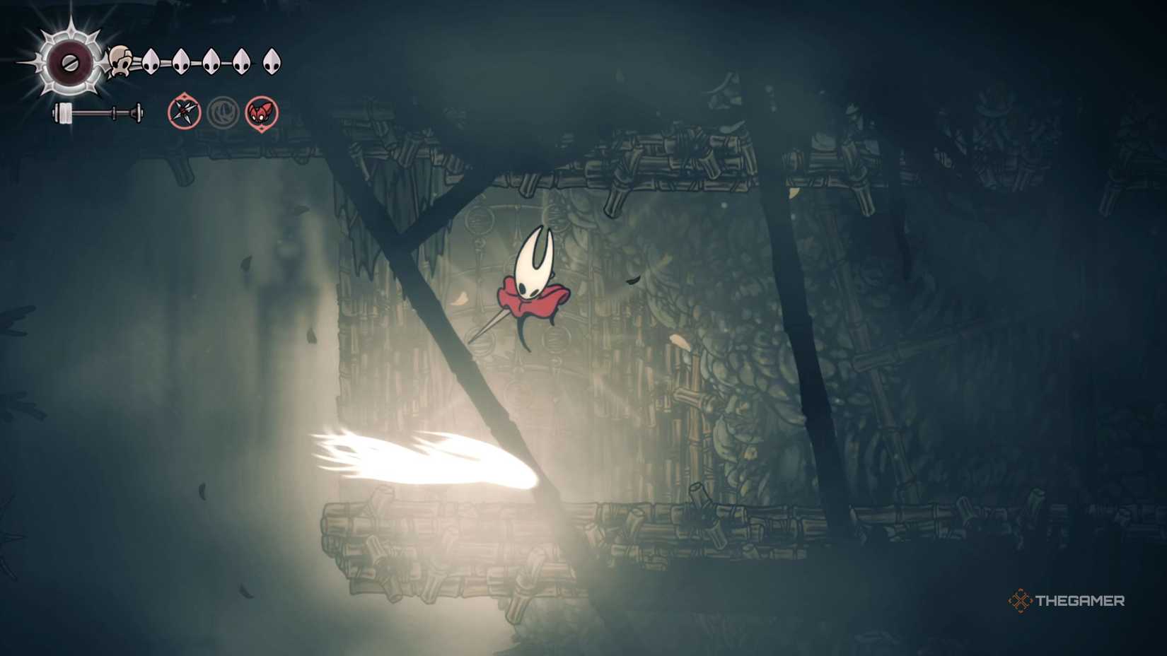 Hollow Knight Silksong beating a Wraith in the Mist.