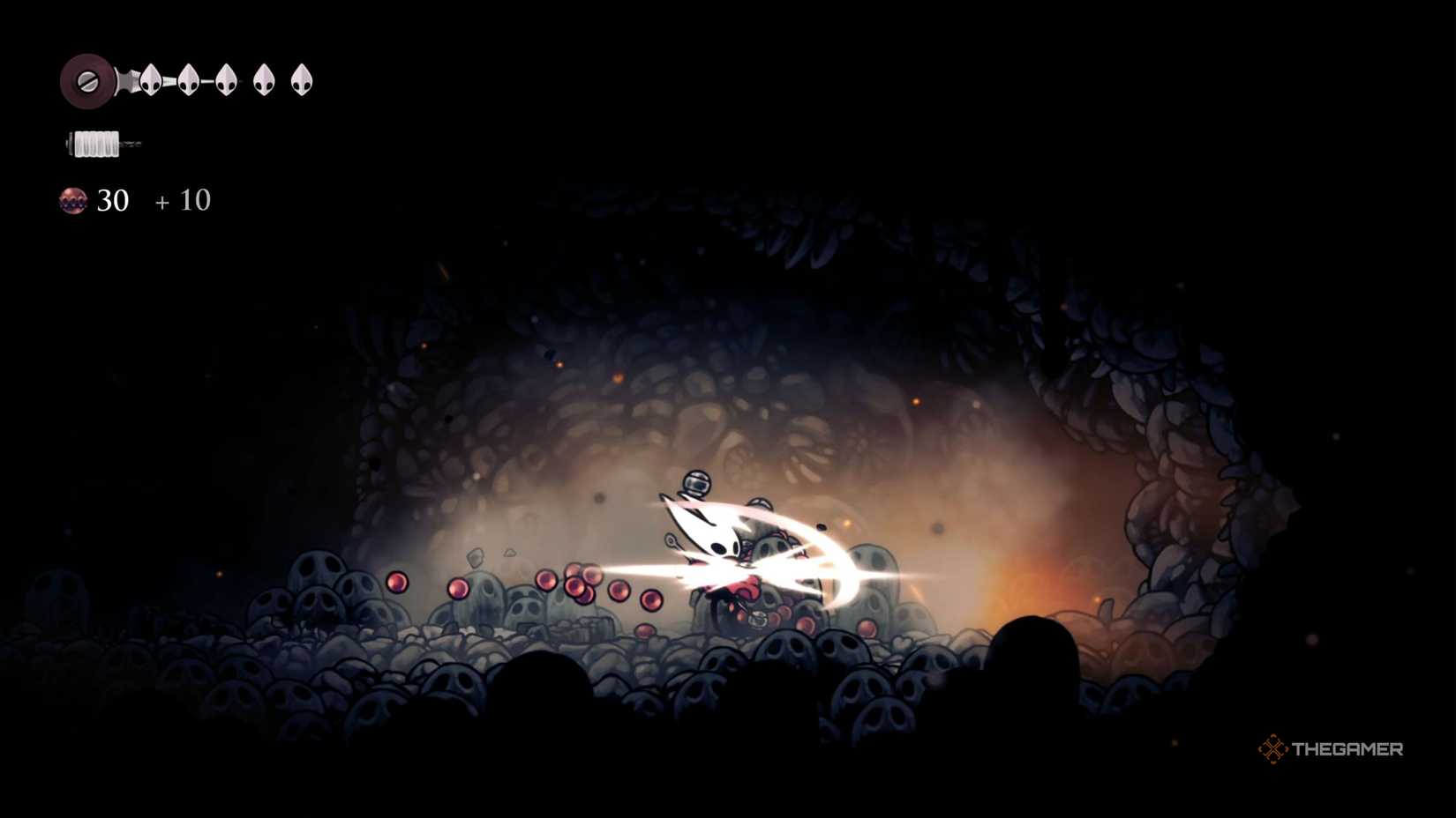 Hollow Knight Silksong lots of rosary beads in hidden area.