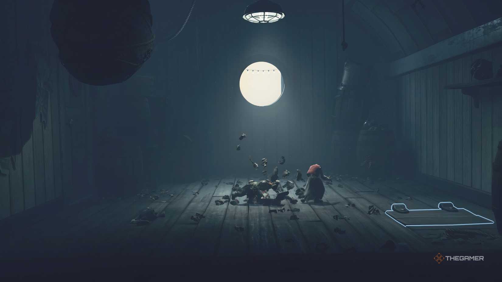 Alone smashing a puppet head in Little Nightmares 3.