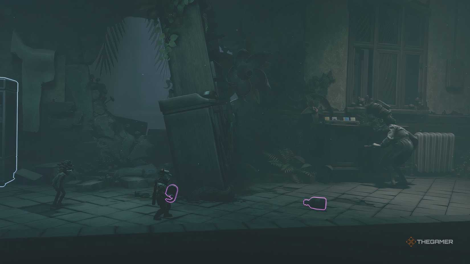 Alone throwing a can in Little Nightmares 3.
