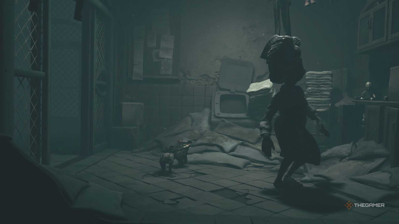 Low and Alone sneaking past a woman in Little Nightmares 3.