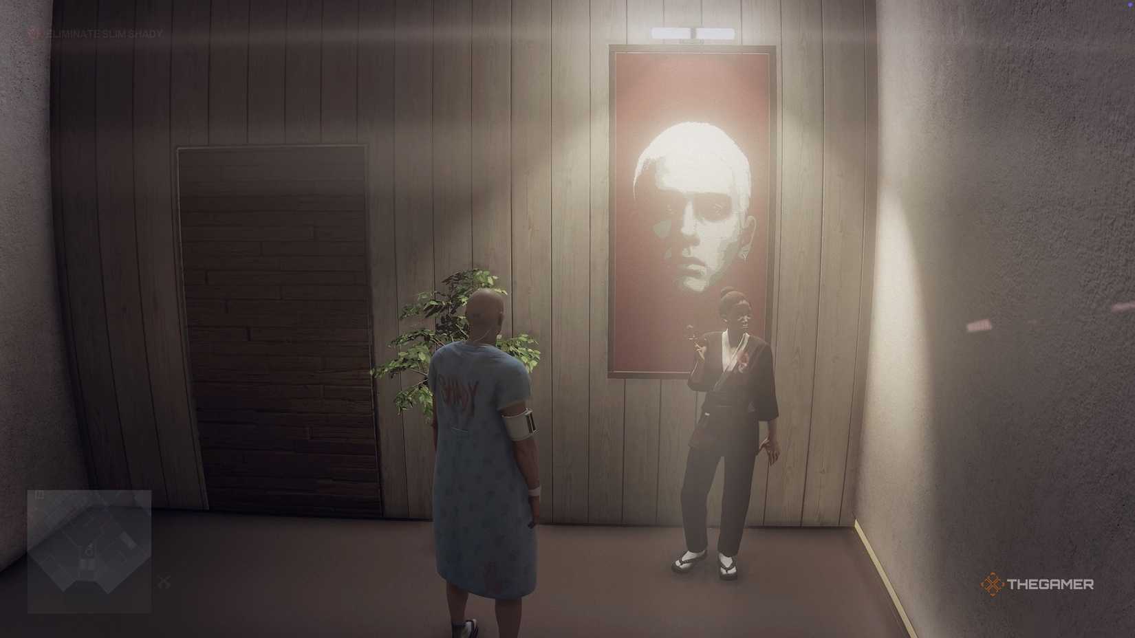 Agent 47 looking at a woman in Hitman World of Assassination.