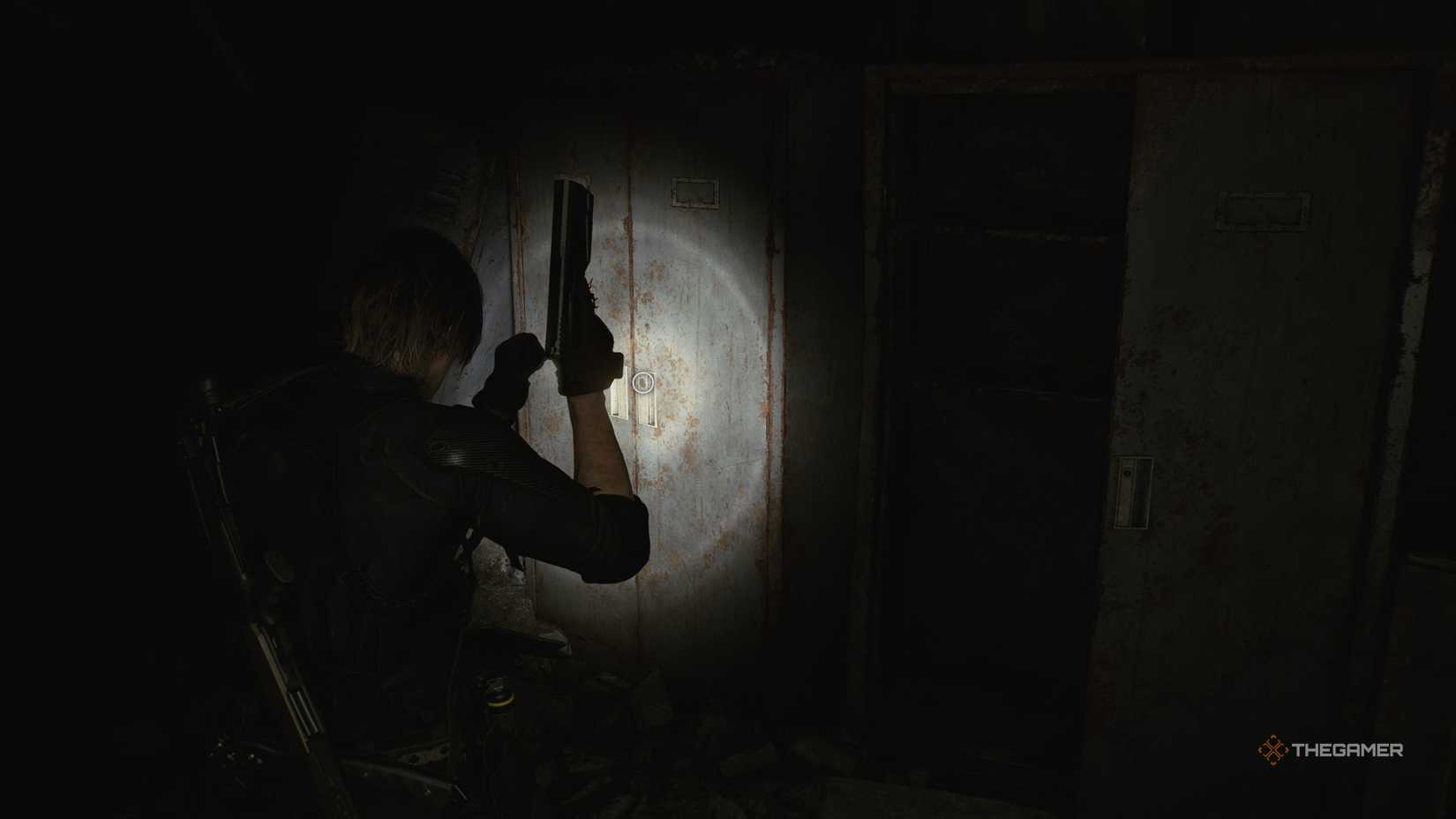 Игрок открывает шкафчик в Западном офисе Resident Evil Requiem.